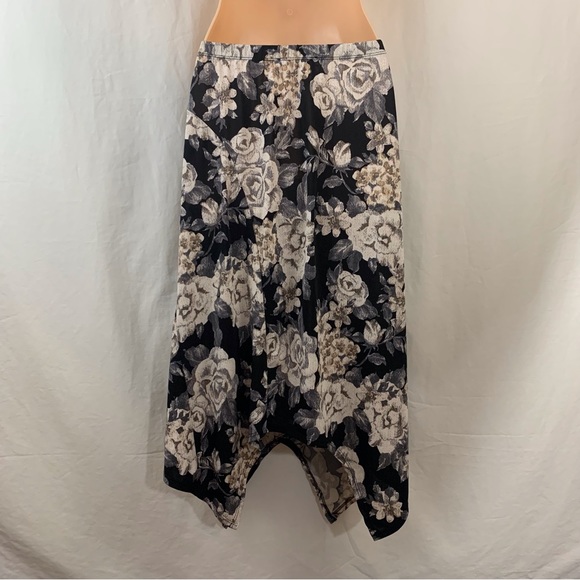 NOTATIONS Petite Rose Floral Asymmetrical Skirt Black White Gray Gold/Brown PM - Picture 3 of 5